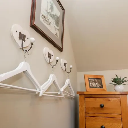 The Nook * ويتبي